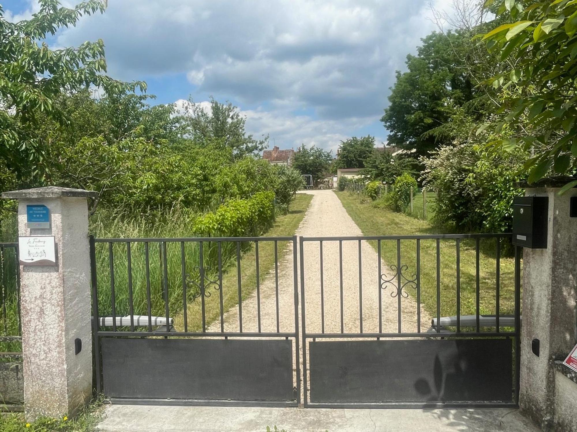 Le Faubourg Des Trois Provinces, Zoo De Beauval Apartment Noyers sur Cher Bagian luar foto